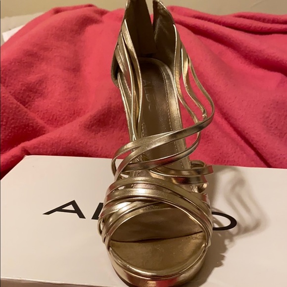 Also Bonsee gold sandals - Picture 2 of 6